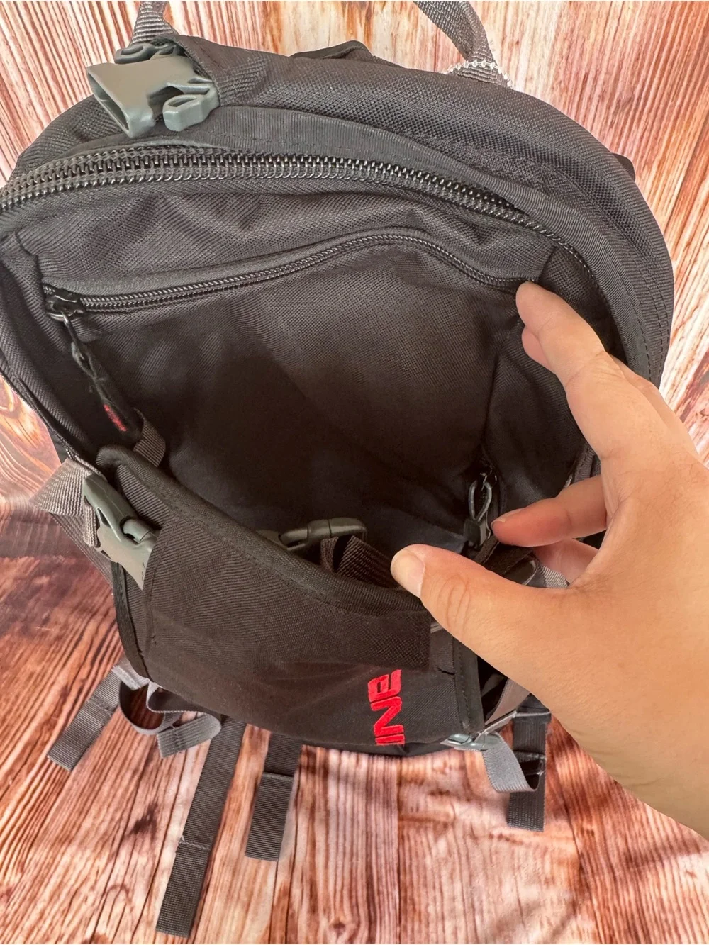 Dakine Heli 11L Backpack